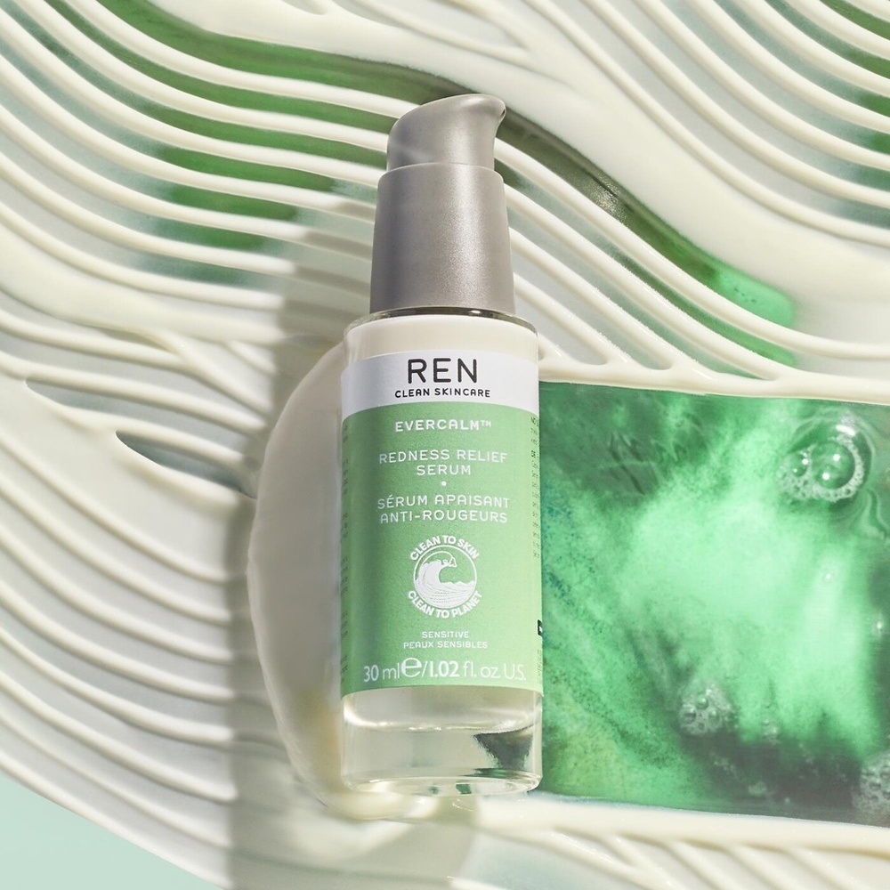 REN Clean Skincare Evercalm™ Redness Relief Serum - Picture 3 of 4